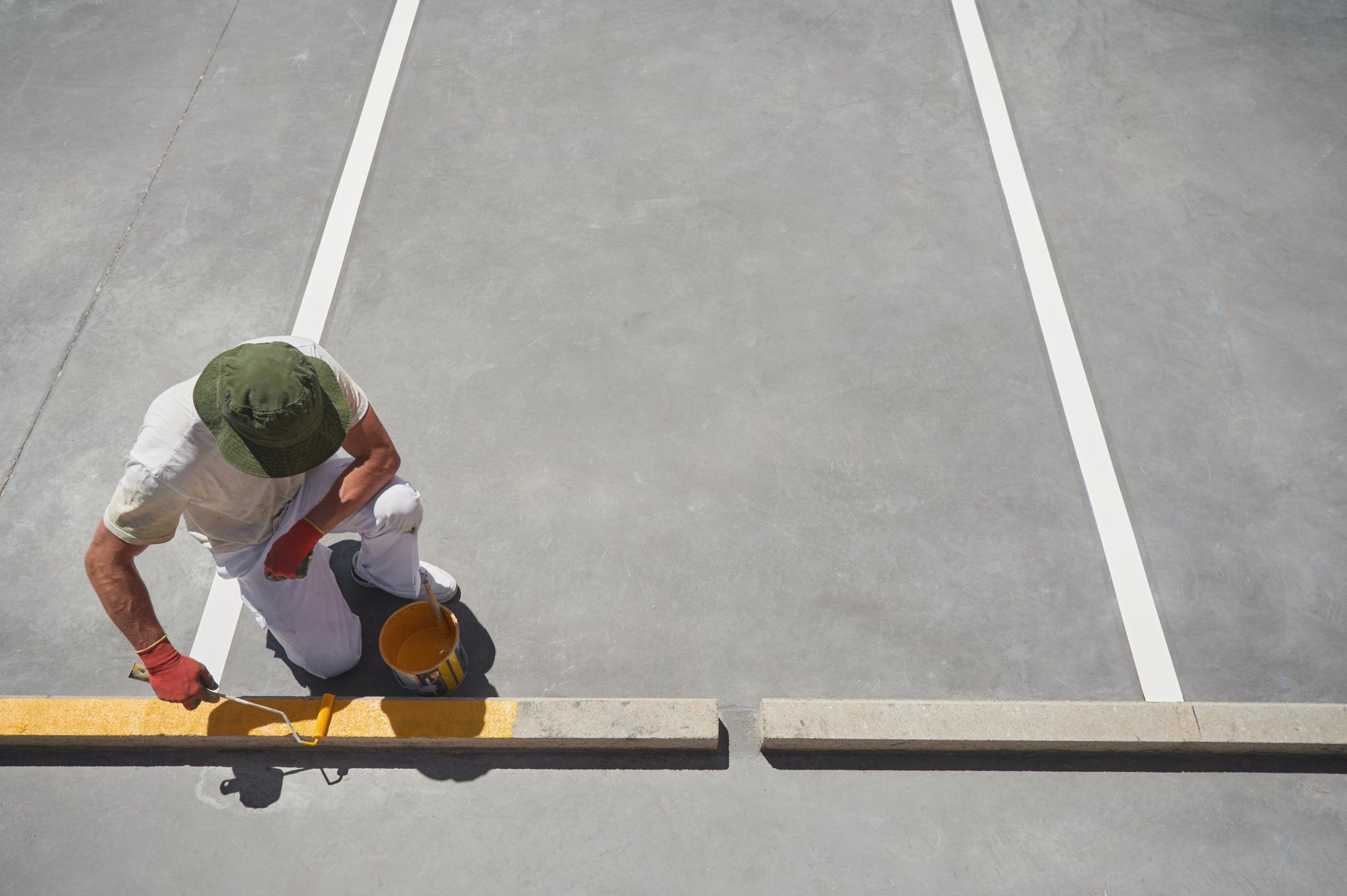 Custom Curb Painting 1