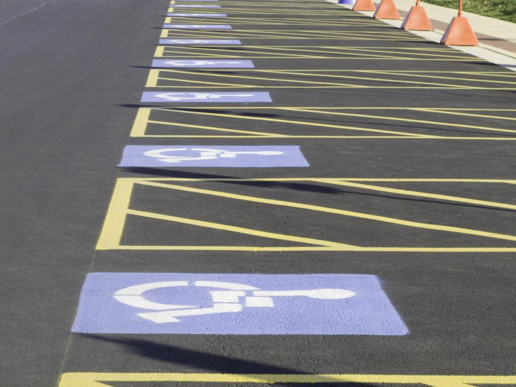 Custom Curb Painting 3