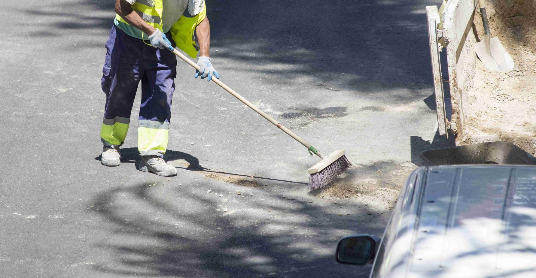 Parking Lot Sweeping & Porter 1 (2)